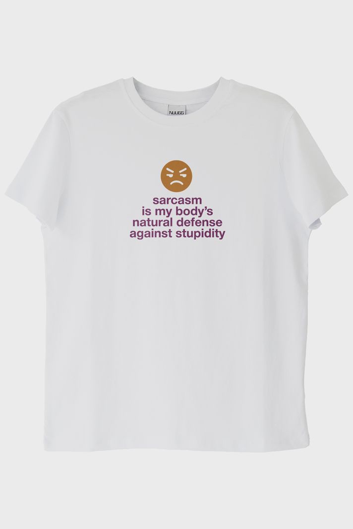 Sarcasm is My Body’s Natural Defense Baskılı Beyaz Tişört ön görsel