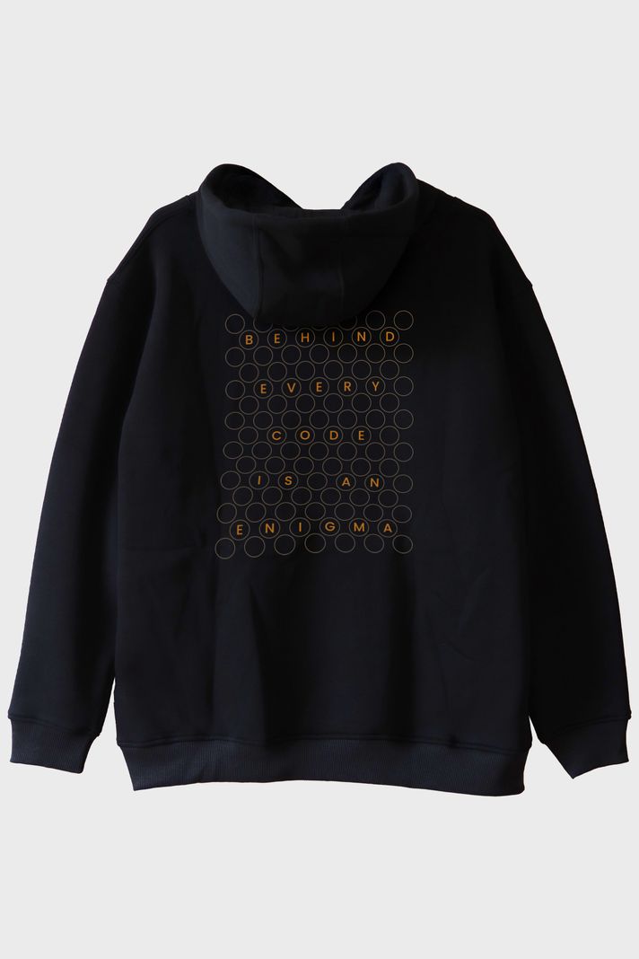 Behind Every Code is an Enigma Baskılı Siyah Hoodie arka görsel