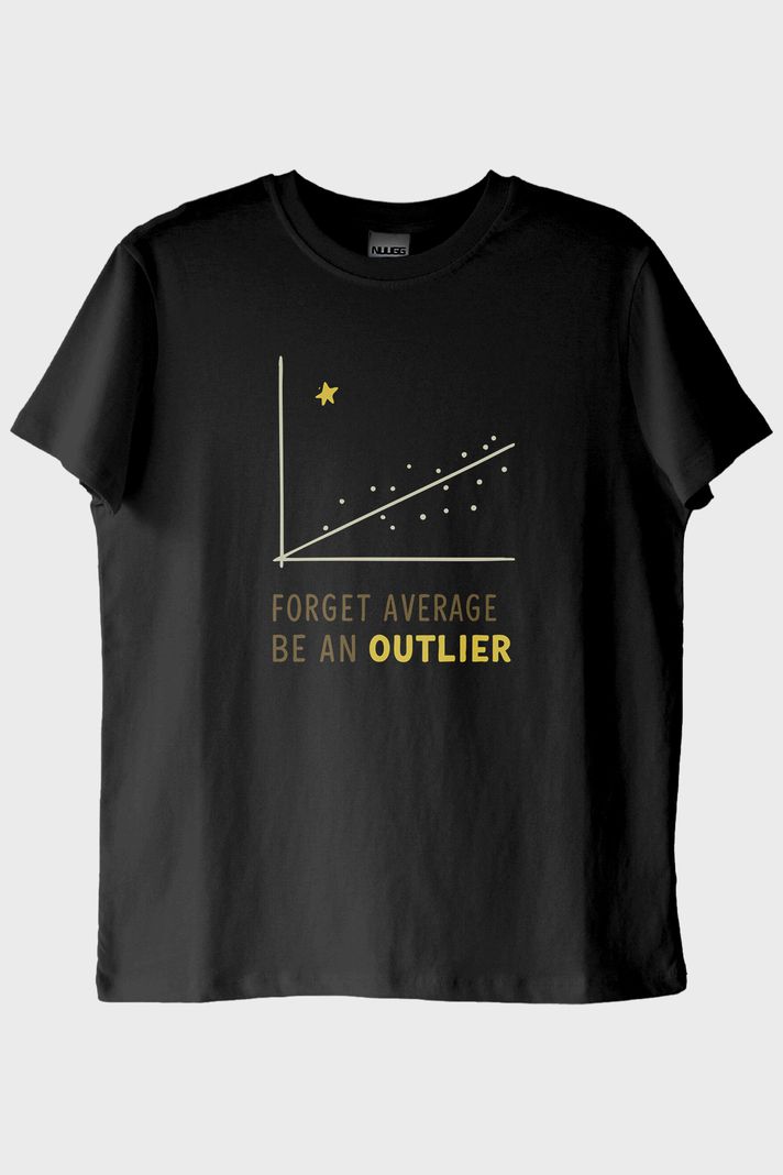 Unutulmaz Olun: Be an Outlier Mesajlı Minimalist Siyah Tişört ön görsel