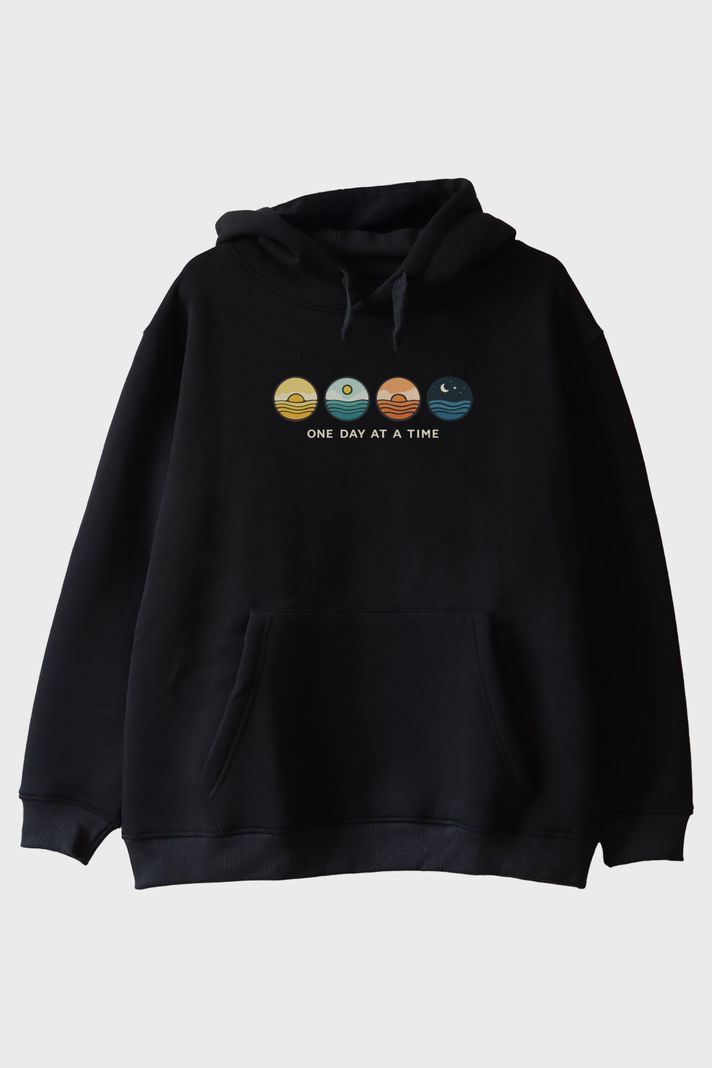 One Day at a Time Siyah Hoodie ön görsel