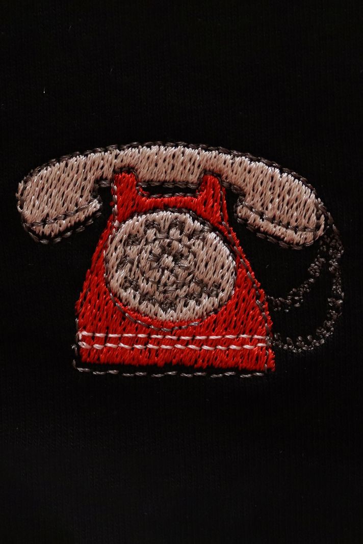 Çevirmeli Telefon Desenli Nakış Siyah T-Shirt - 4. görsel