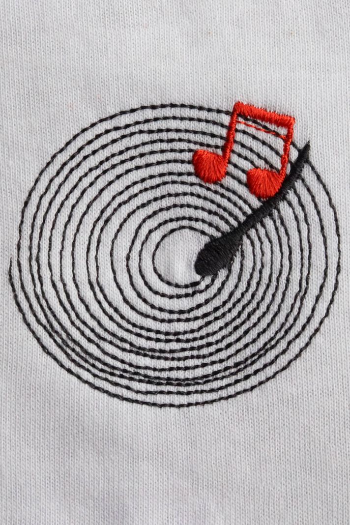 Plak Desenli Nakış Müzik T-Shirt - 4. görsel