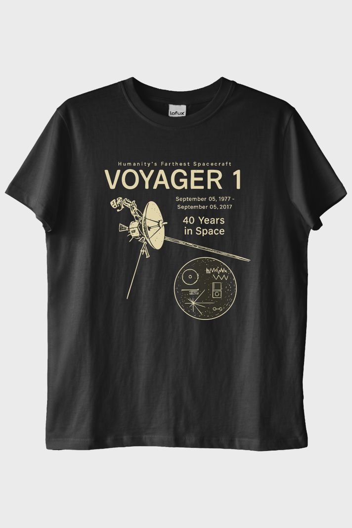 Uzay Keşfi Temalı Retro Voyager 1 Bilim Siyah Tişörtü ön görsel