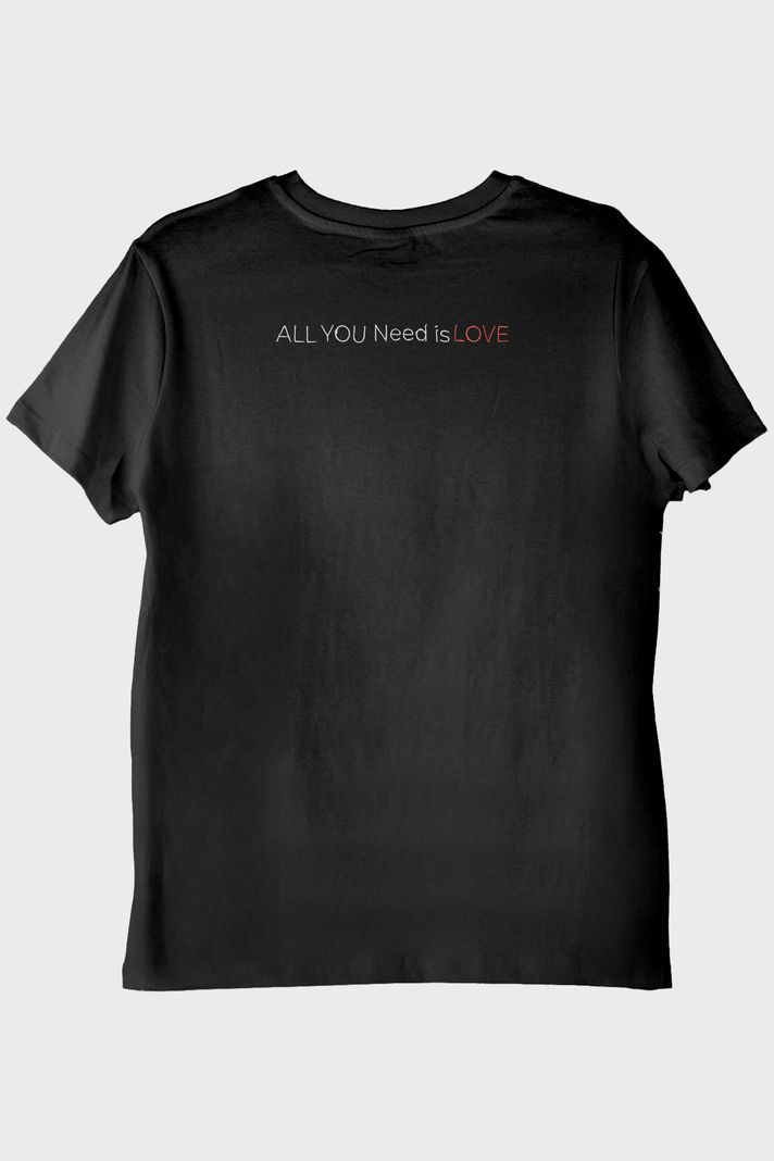 Kalp ve All You Need Is Love Yazılı Siyah T-Shirt - Sevgililer Günü arka görsel