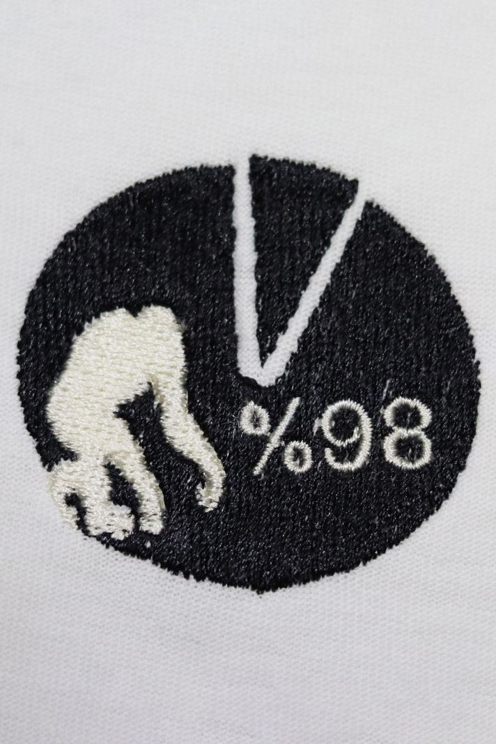 %98 DNA Maymun Genomu Desenli Nakış Tişört - 3. görsel