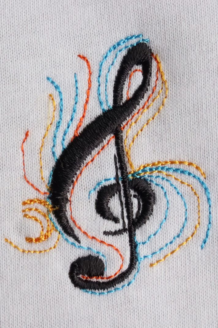 Siyah Sol Anahtarı Renkli Nakış Müzik T-Shirt - 4. görsel