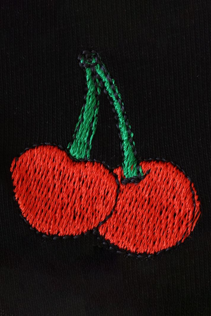 Kiraz Desenli Siyah Nakış Hoodie - 5. görsel
