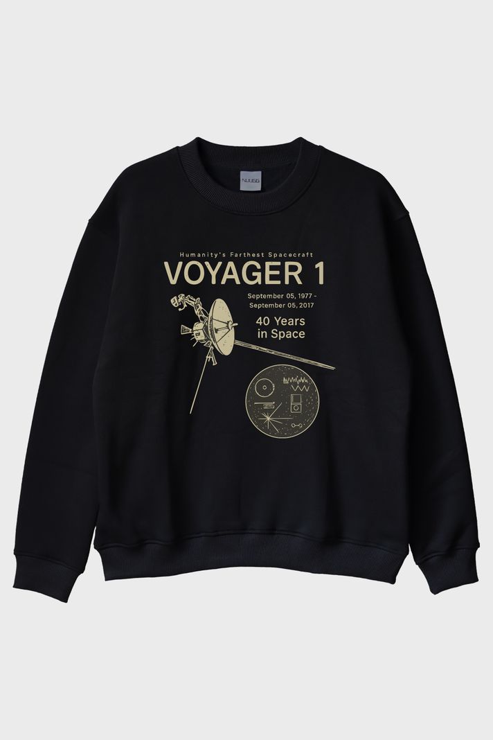 Uzay Keşfi Temalı Retro Voyager 1 Bilim Siyah Bisiklet Yaka Sweatshirtü ön görsel