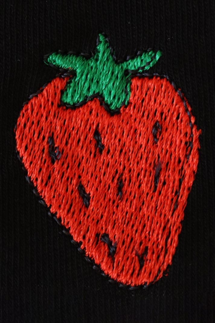 Çilek Desenli Siyah Nakış Hoodie - 5. görsel