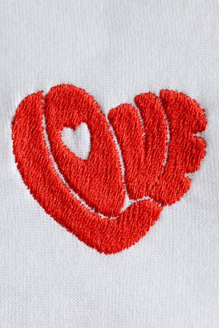 Love Kalbi Desenli Nakış Tişört - Sevgililer Günü Tasarımı - 4. görsel