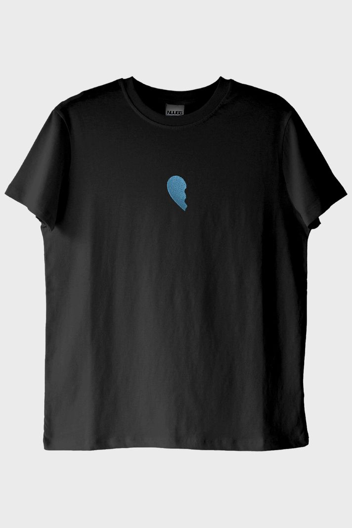 Mavi Yarım Kalp Desenli Siyah T-Shirt - Sevgililer Günü Hediyesi ön görsel